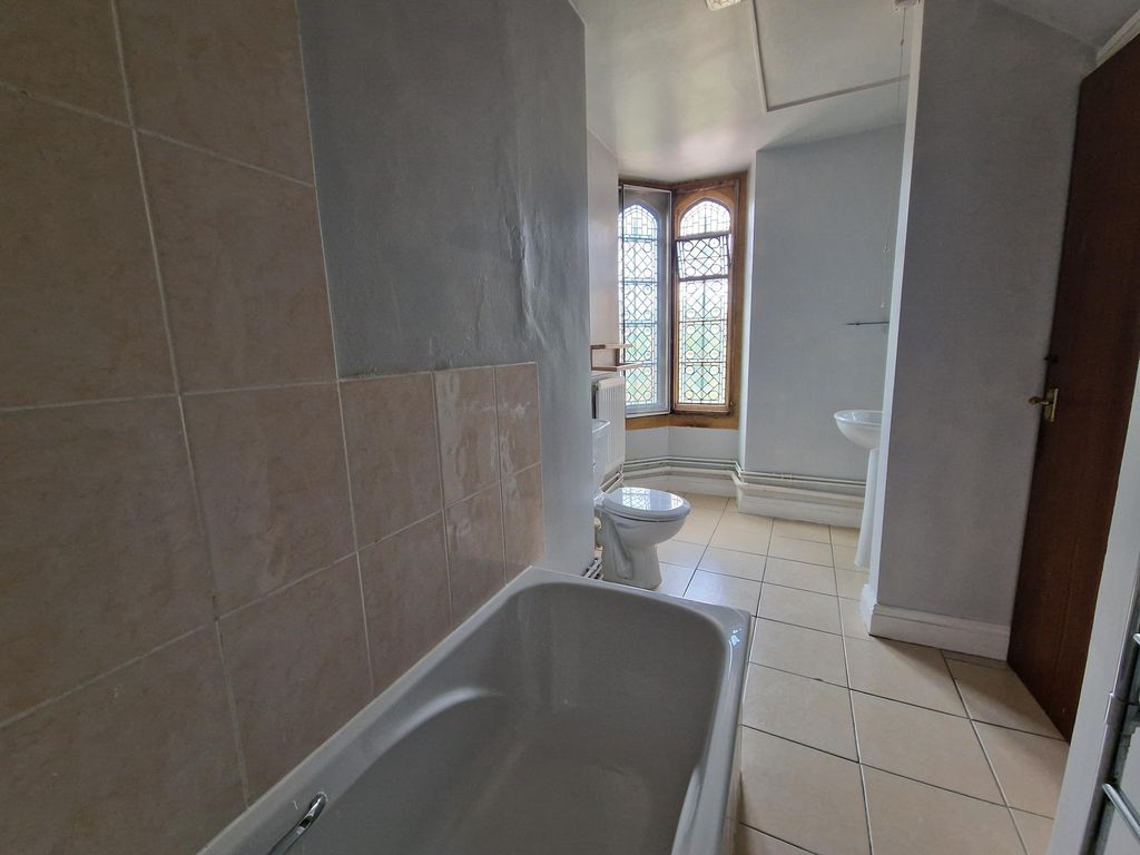 Property photo 2 of 8 Image