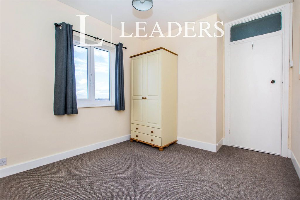 Property photo 3 of 10 Picture No. 12
