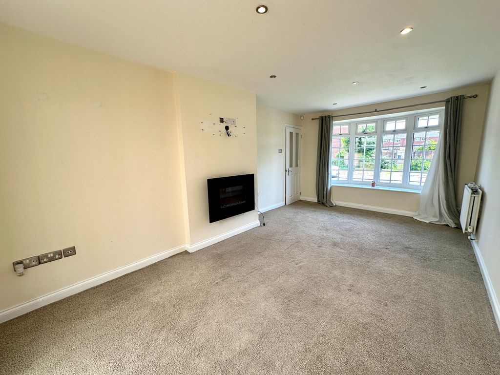 Property photo 3 of 27