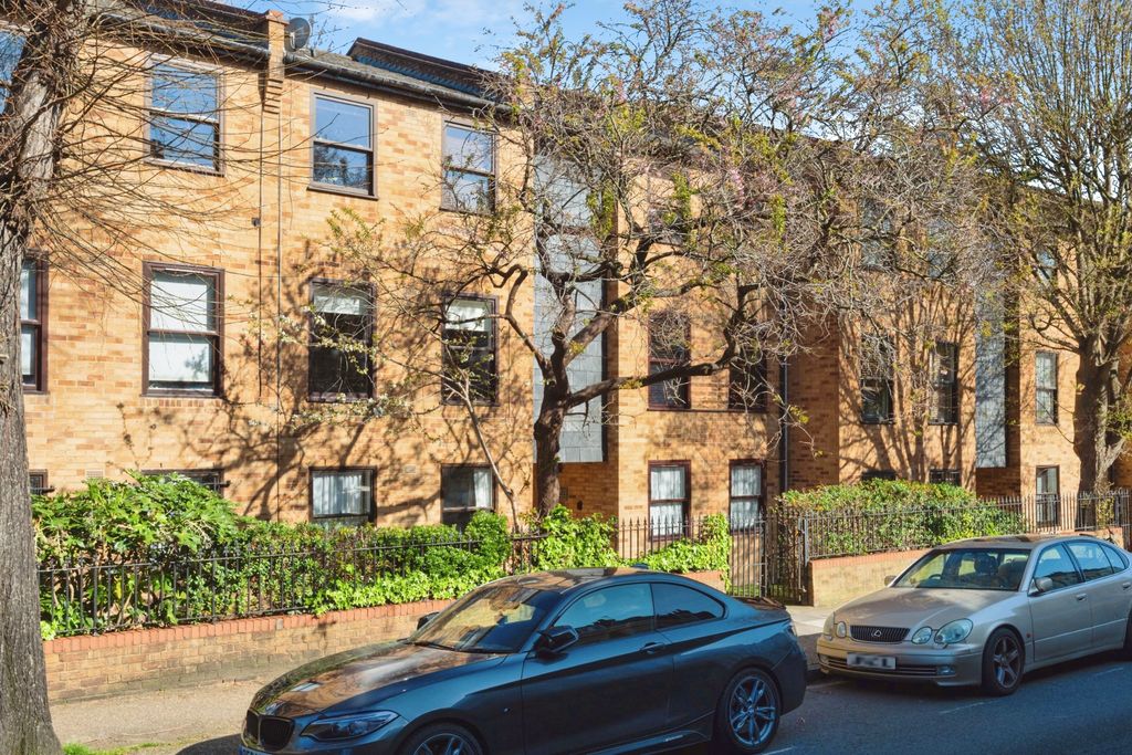 Property photo 2 of 20