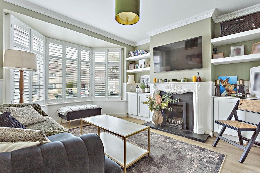 Property photo 2 of 16