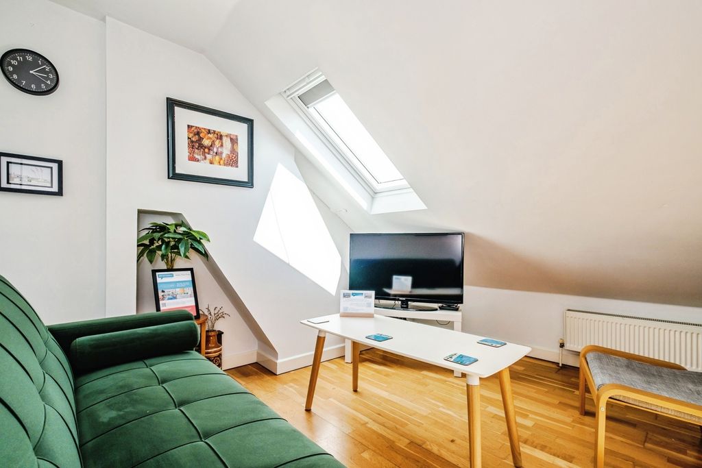 Property photo 3 of 14 Pbox-Img.Jpg