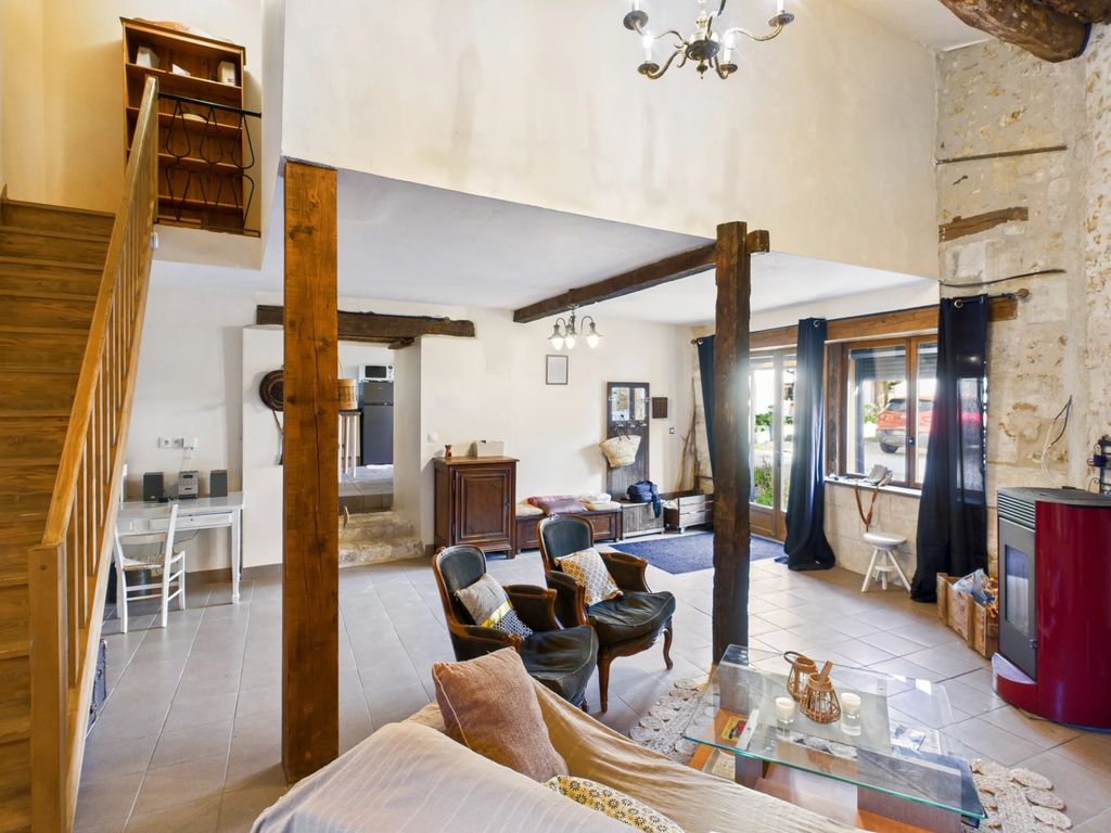 Property photo 3 of 13