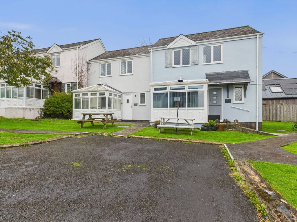 Property photo 1 of 10 Front