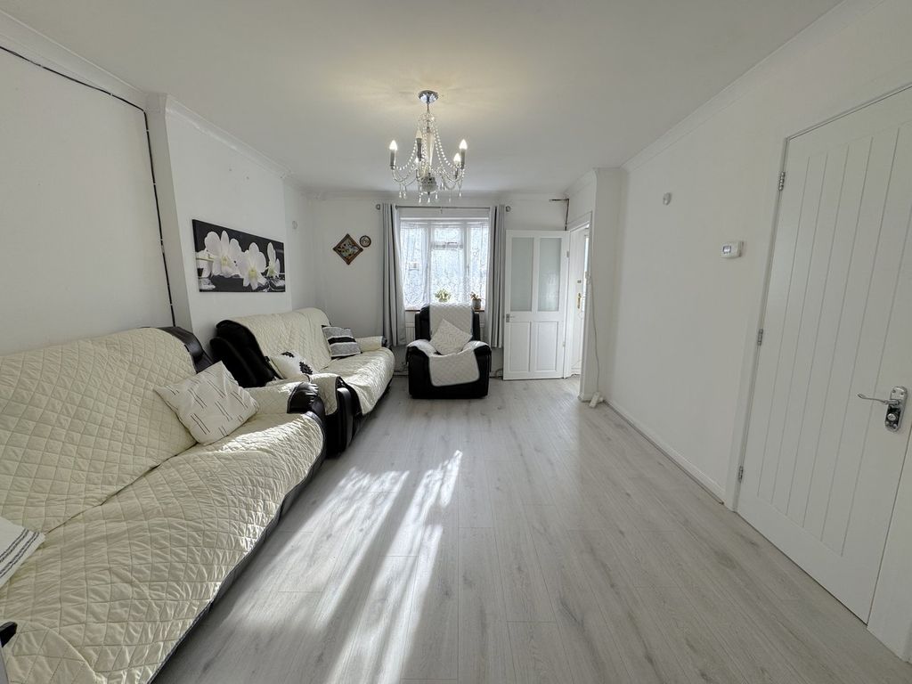 Property photo 3 of 26