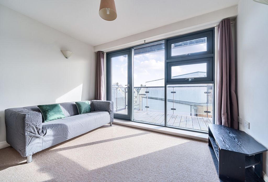 Property photo 2 of 10 1419126-13-6998Ab...