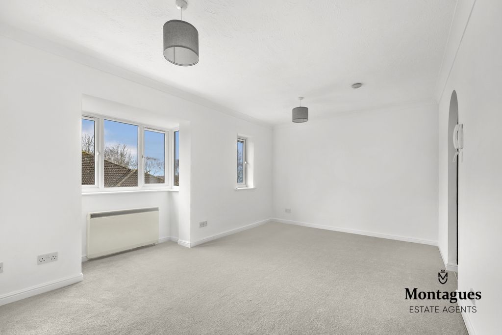 Property photo 3 of 15 Photo 7