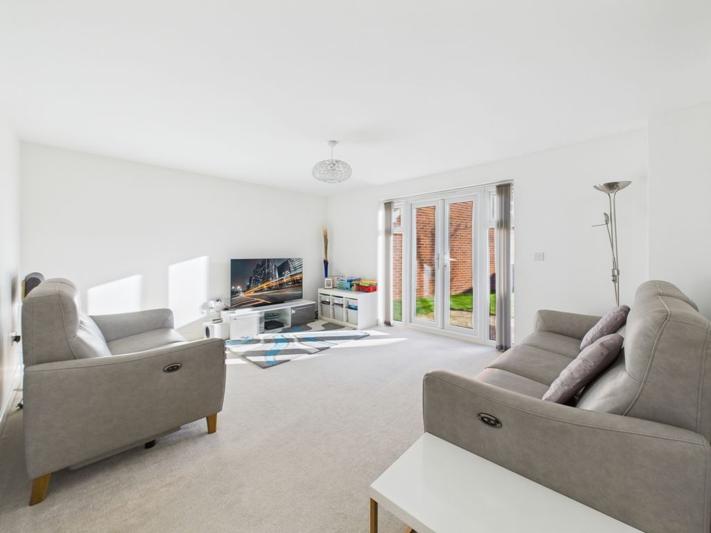 Property photo 2 of 29 Lounge