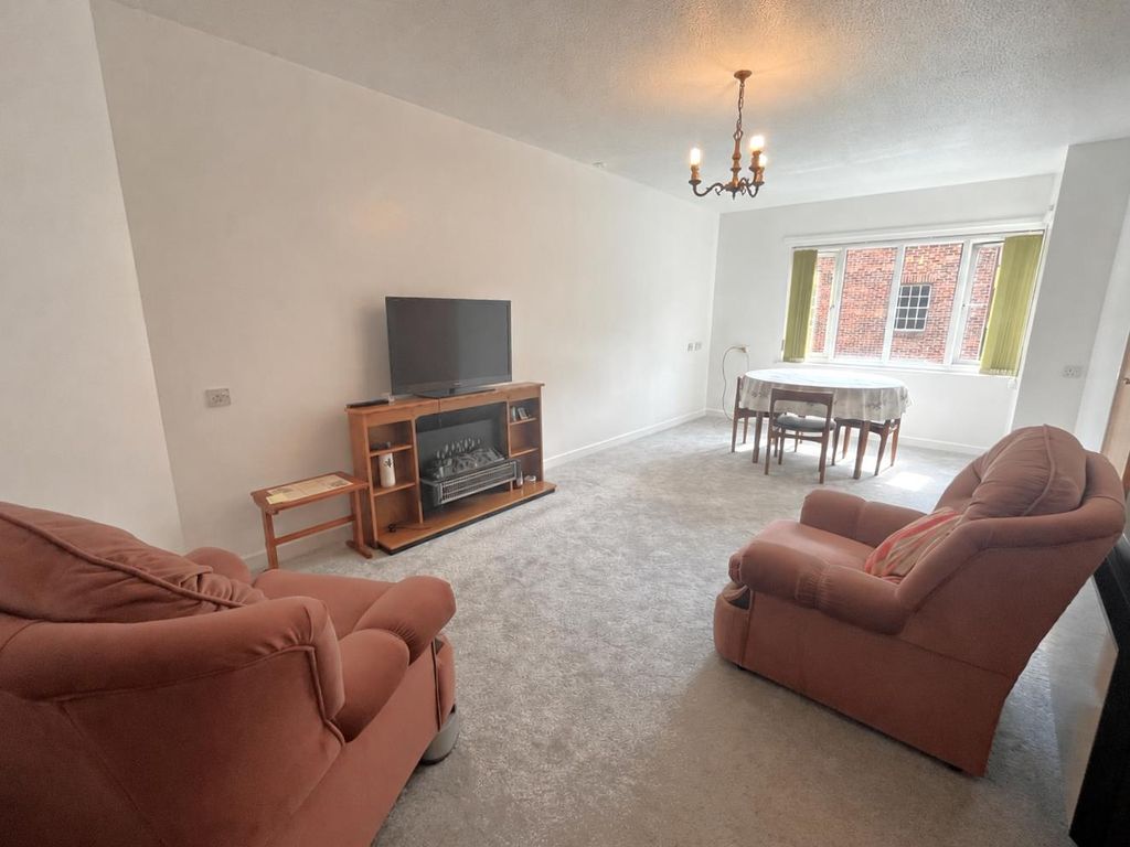 Property photo 2 of 13 Aa8B2773-E79B-4745-Beff-1Bba0358CC7B.Png