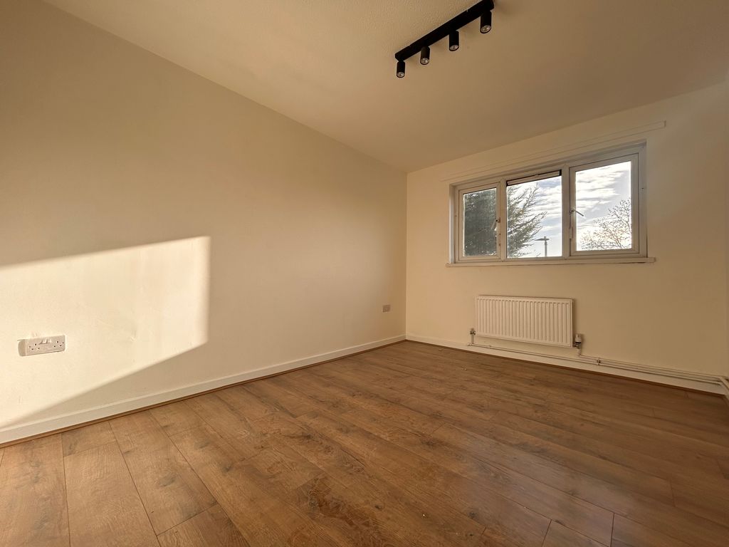 Property photo 3 of 7 Image