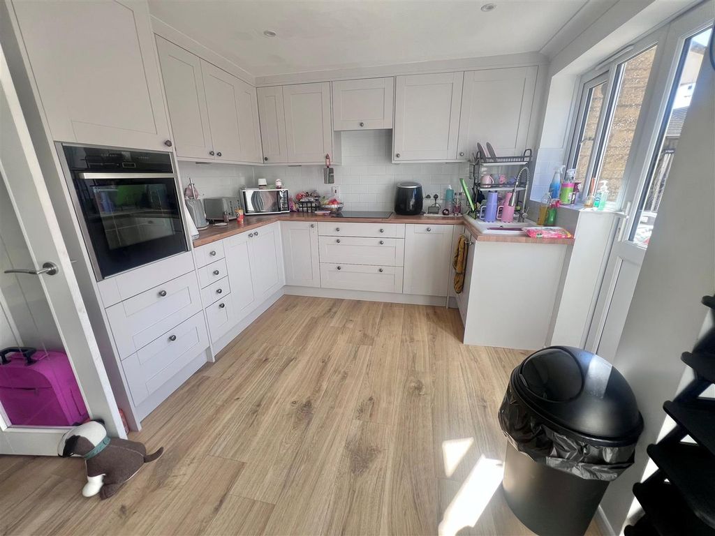 Property photo 2 of 14 Kitchen 1.Jpg
