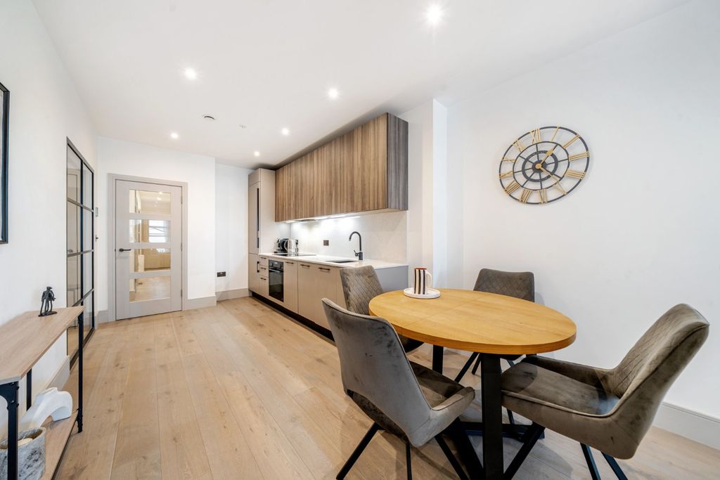 Property photo 2 of 14 Picture No. 10