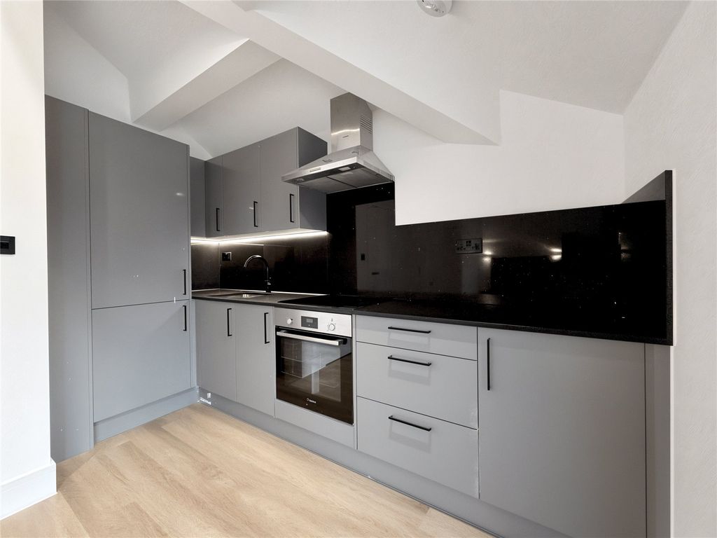 Property photo 3 of 7 Picture No. 12