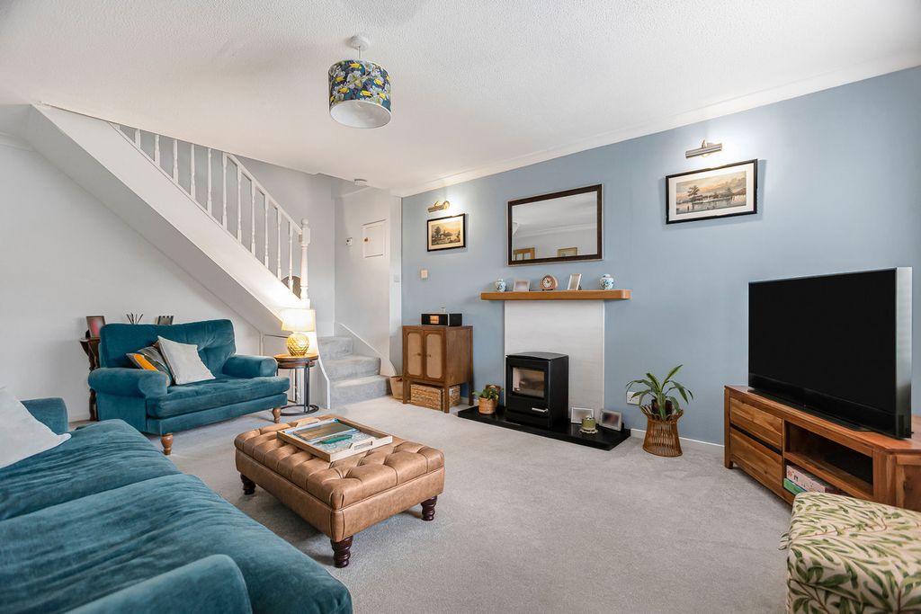 Property photo 2 of 20