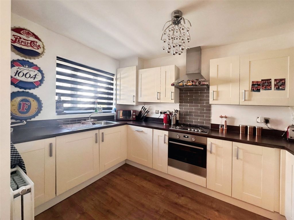 Property photo 3 of 15 Picture No. 11