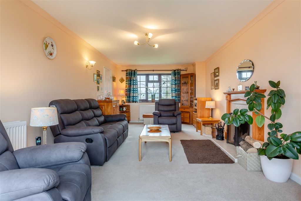 Property photo 3 of 31