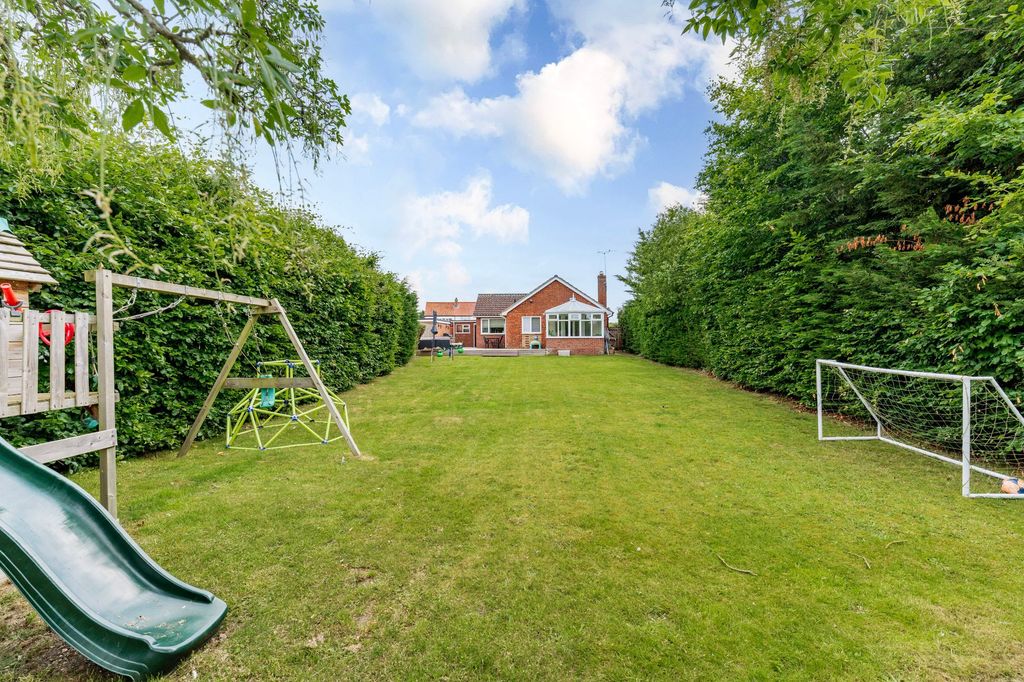 Property photo 2 of 23