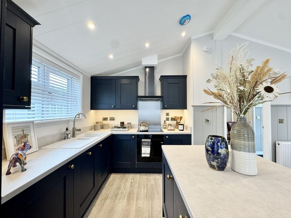 Property photo 3 of 13 Kitchen