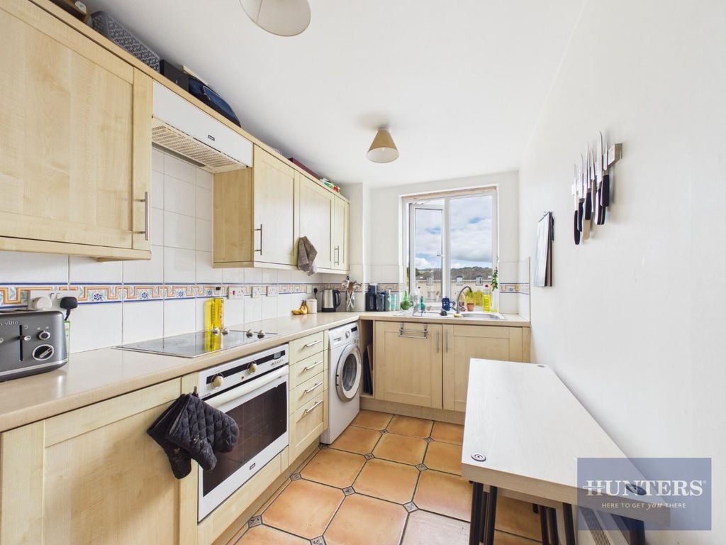 Property photo 3 of 7 Kitchen
