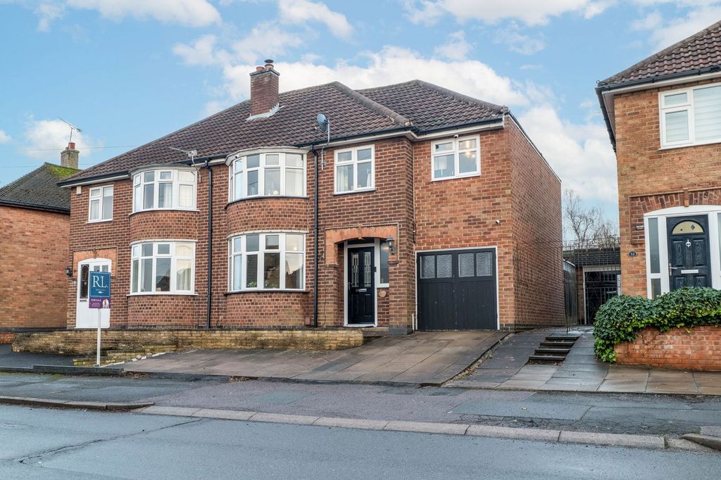 Property photo 1 of 30