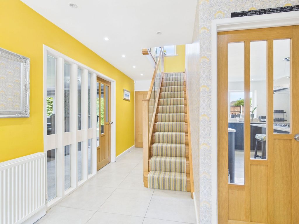 Property photo 3 of 32