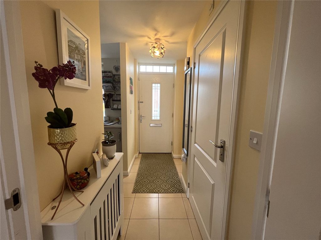 Property photo 2 of 17 Hallway