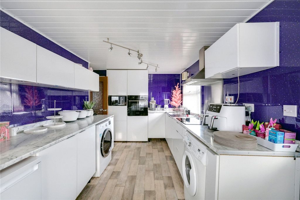 Property photo 2 of 23 Picture No. 47