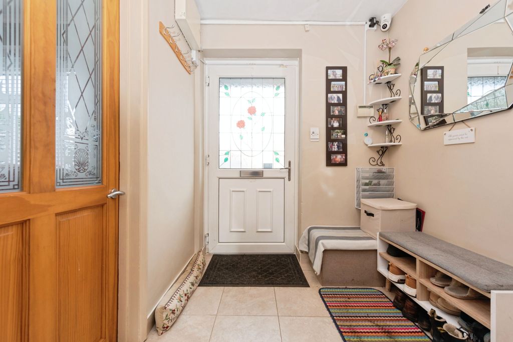 Property photo 2 of 21 Adecroft41Of42