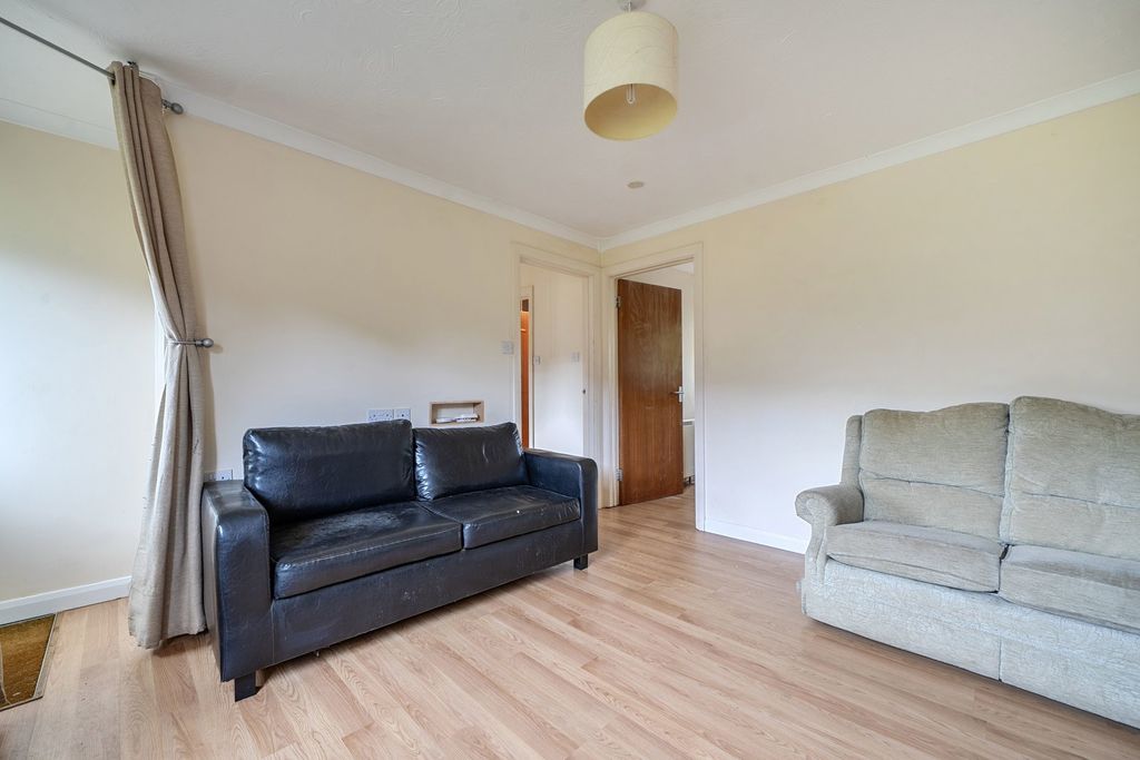 Property photo 3 of 12