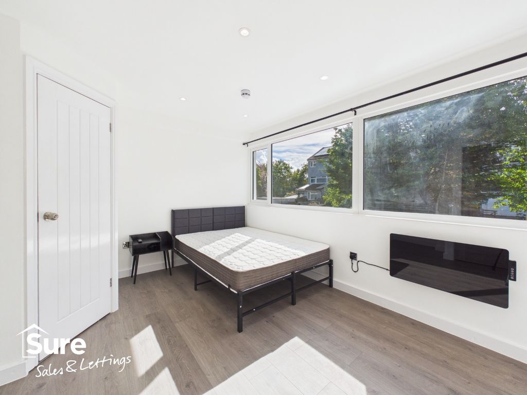 Property photo 1 of 18 5522710
