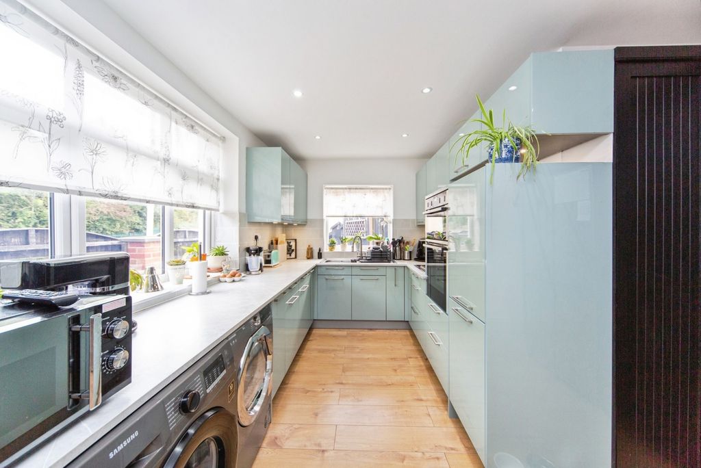 Property photo 3 of 16 Pbox-Img.Jpg