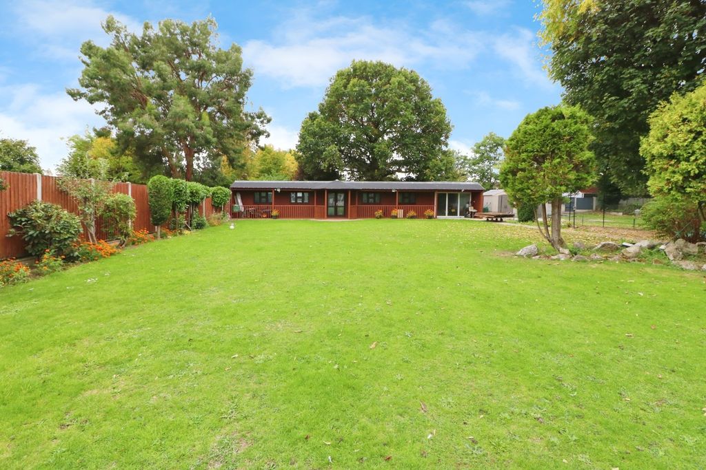 Property photo 2 of 26 Garden