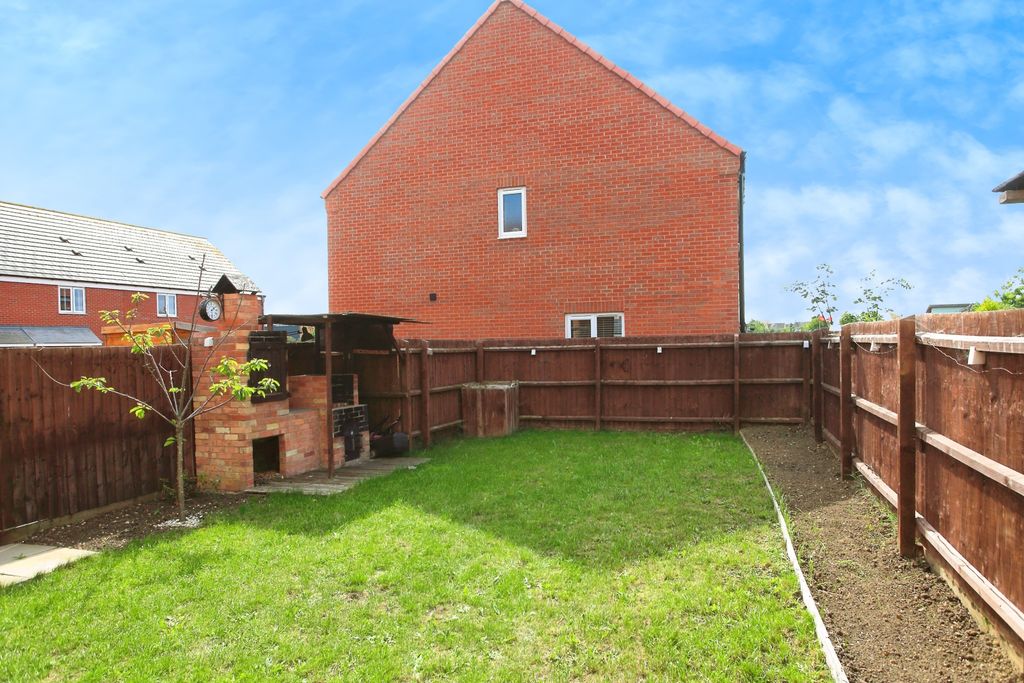 Property photo 2 of 20