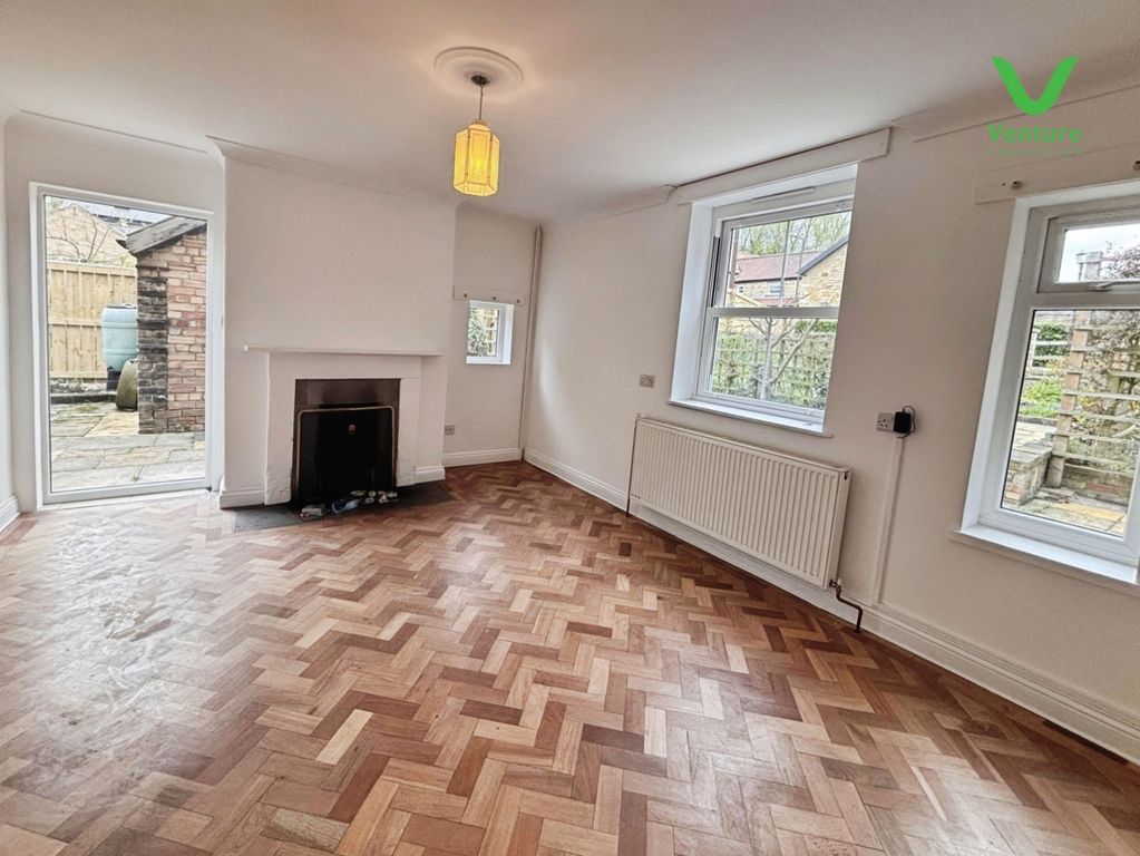 Property photo 3 of 24 Pbox-Img.Jpeg