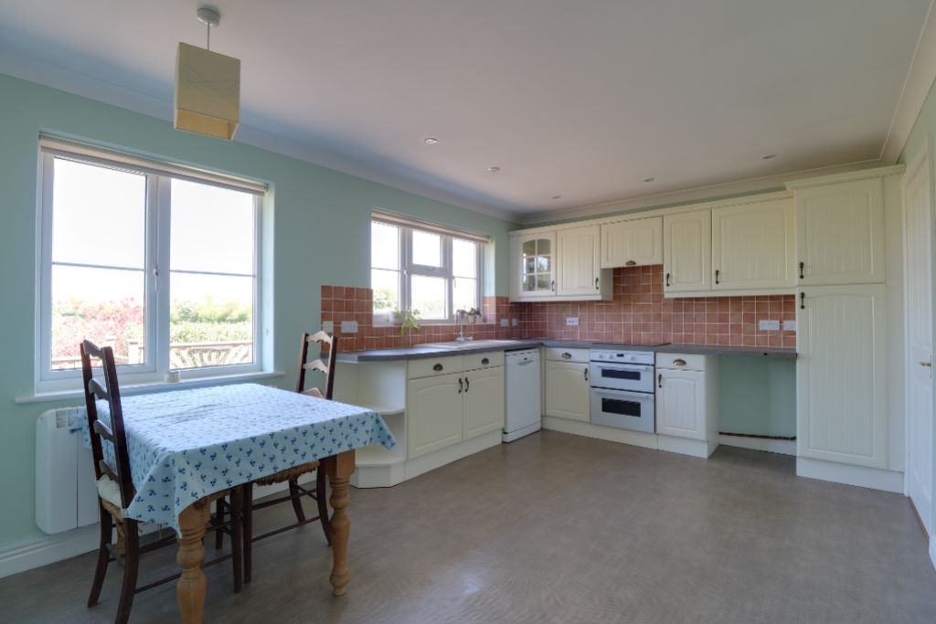 Property photo 3 of 15 Kitchen Diner