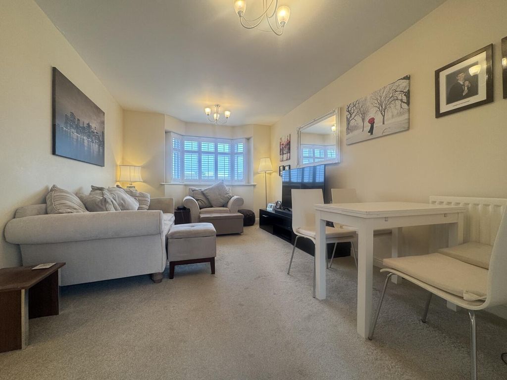 Property photo 2 of 27
