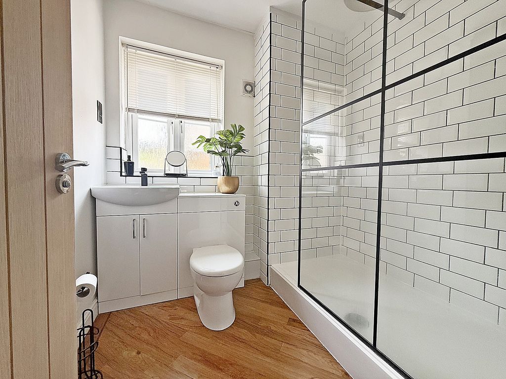 Property photo 3 of 26 Shower Room