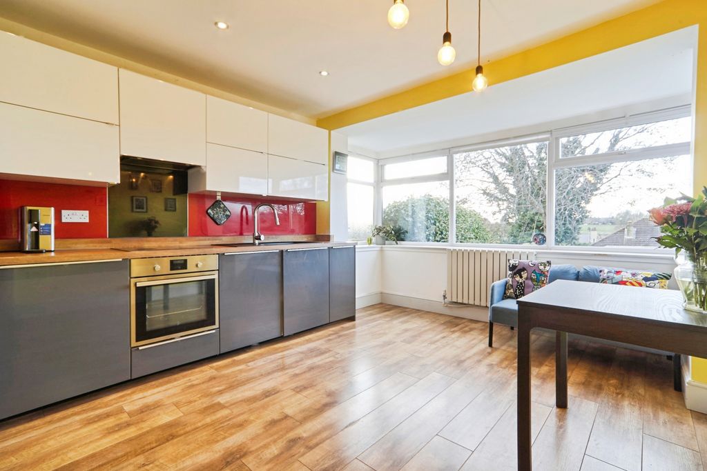 Property photo 3 of 20 Kitchen