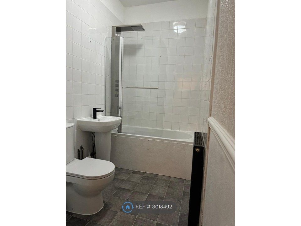 Property photo 2 of 6 Bathroom