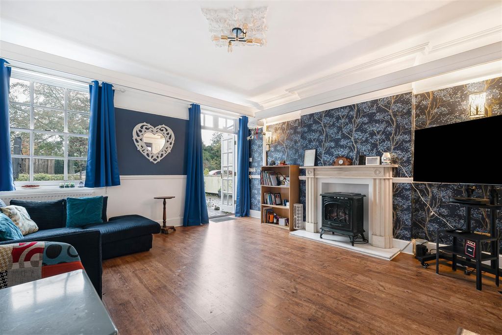 Property photo 3 of 17 Living Room.Jpg