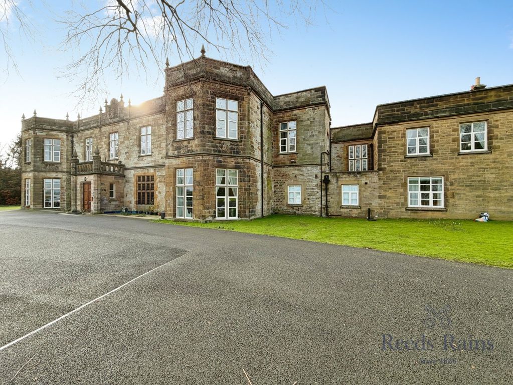 Property photo 1 of 16 External