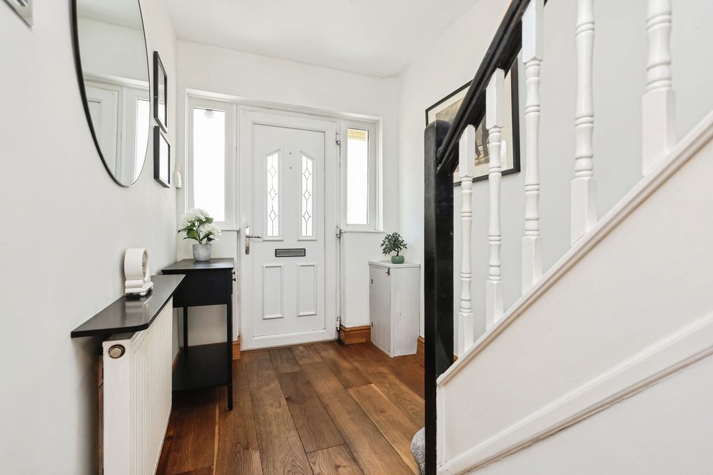 Property photo 2 of 25 Pbox-Img.Jpg