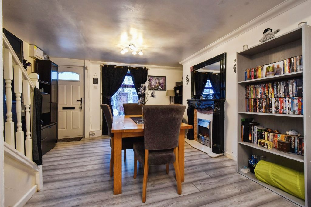 Property photo 2 of 17