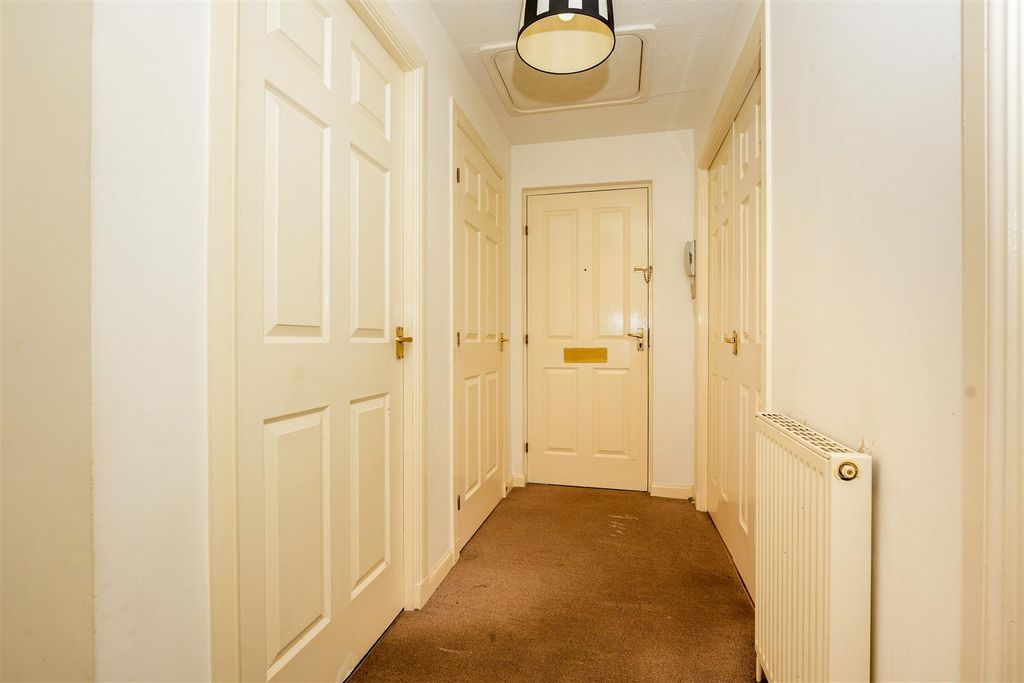 Property photo 3 of 13 2.Jpg
