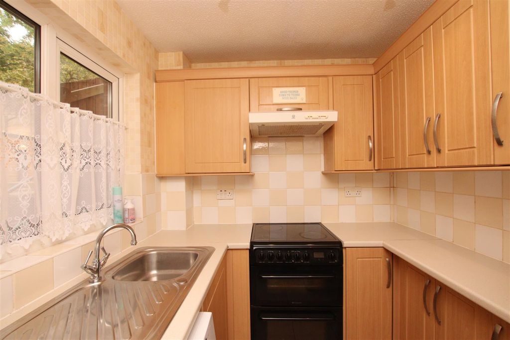 Property photo 3 of 14 Kitchen.Jpg