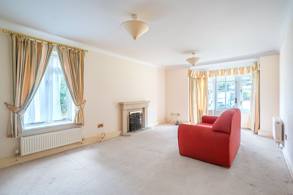 Property photo 2 of 9