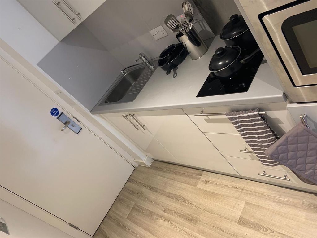 Property photo 1 of 37