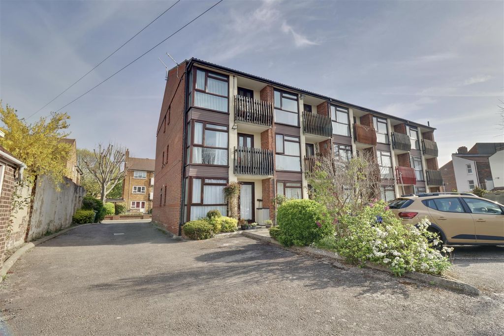 Property photo 1 of 8 5Dccd15B-69Dd-4822-B312-3627C1983BAE_1_201_A.Jpeg