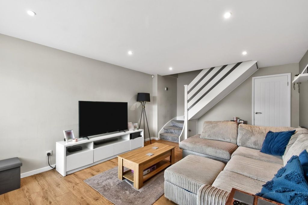 Property photo 2 of 16 22Borageroad-2.Jpg