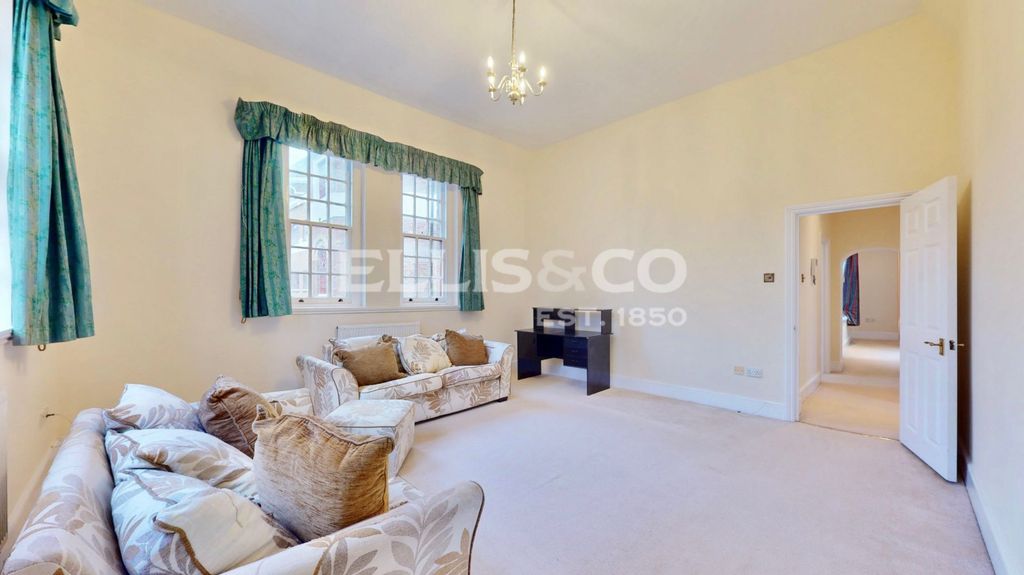 Property photo 1 of 25 Picture No. 23